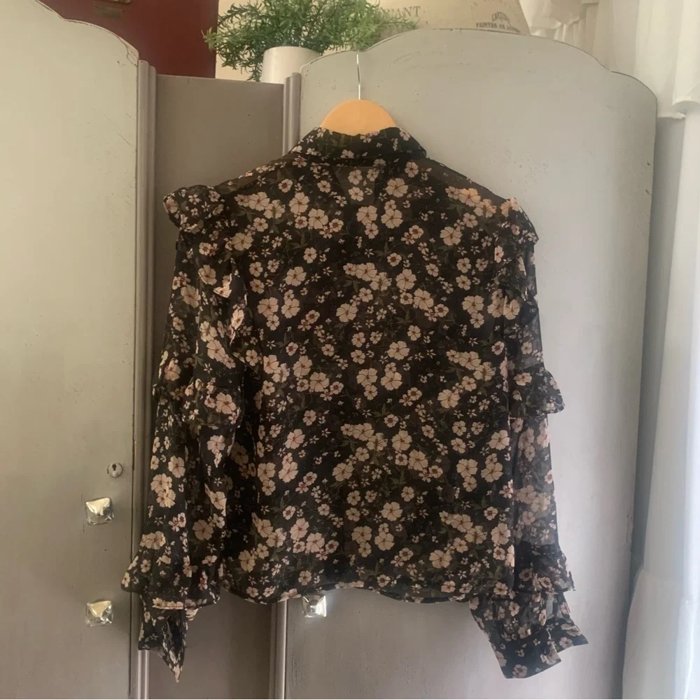Floral Ruffle Sheer Blouse - Picture 6 of 7